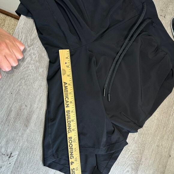 lululemon athletica Jet Black Men's Athletic Shorts - Picture 7 of 8